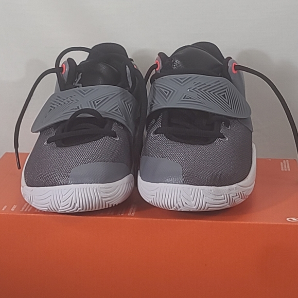 Kyrie fly trap 3 GS - Picture 2 of 8